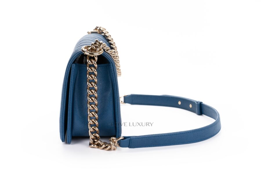 Chanel-Boy-Bag-Medium-Caviar-GHW-4