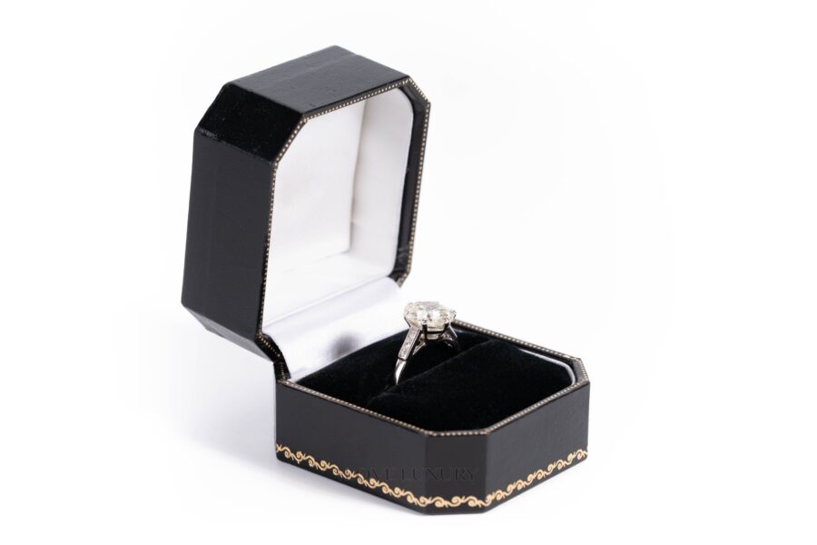 Diamond-Ring-Solitaire-3-Carat-White-Gold-9