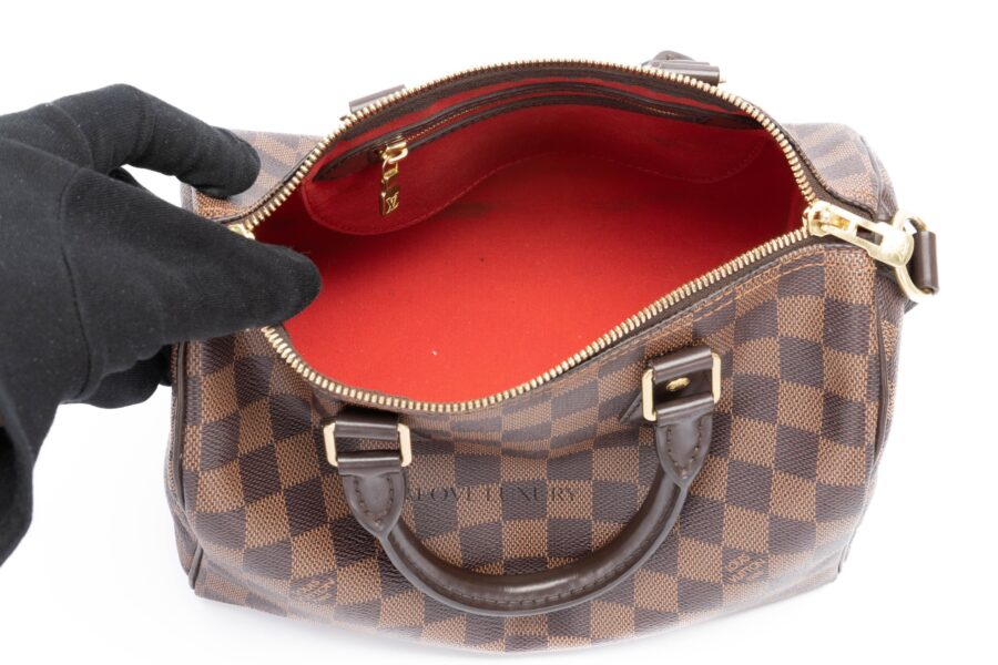 Louis-Vuitton-Speedy-25-Damier-Ebene-Canvas-9