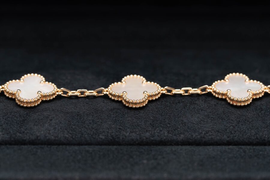 Van-Cleef-&-Arpels-Vintage-Alhambra-Mother-of-Pearl-7