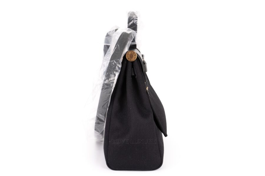 Hermès-Herbag-Zip-31-Black-Canvas-and-Swift-Gold-Hardware-4