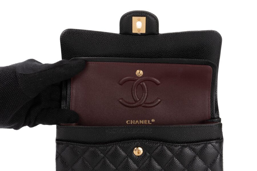 Chanel-Medium-Classic-Flap-Caviar-Black-Gold-hardware-2021-10