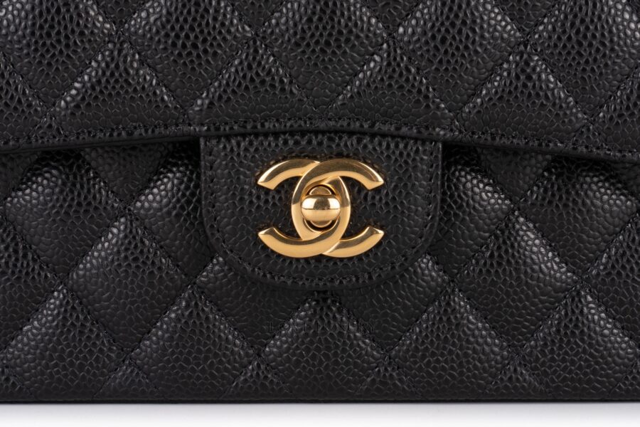 Chanel-Medium-Classic-Flap-Caviar-Black-Gold-hardware-2021-7
